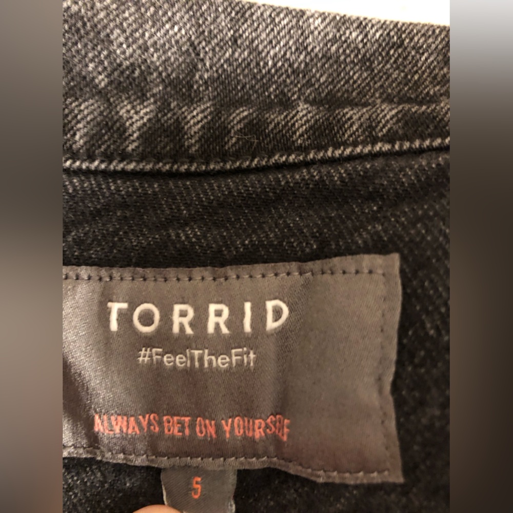Torrid 5 5x Black Ruffle sleeve Jean Denim Jacket Plus NWT - Picture 5 of 6